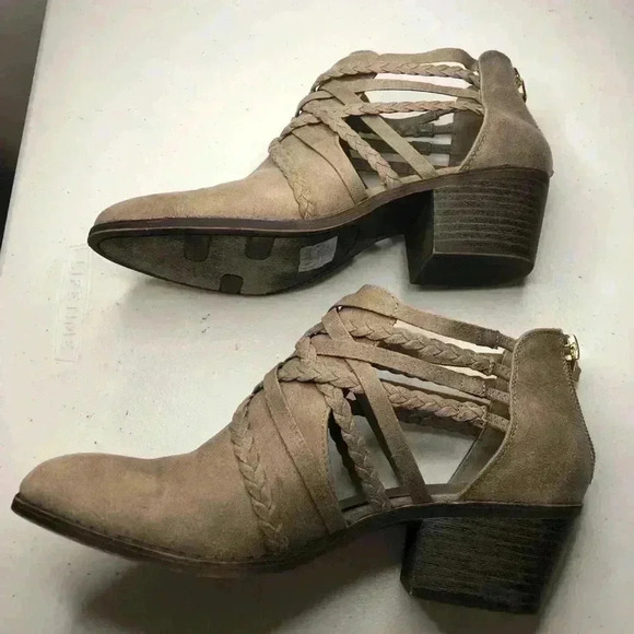 Fergalicious By Fergie 7M Criss Cross Strappy Taupe Bootie Zip Back - Picture 4 of 7